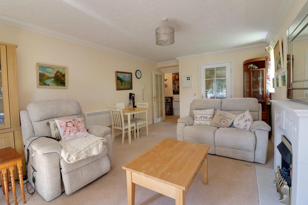 Padnell Road, Cowplain, Waterlooville - View 6