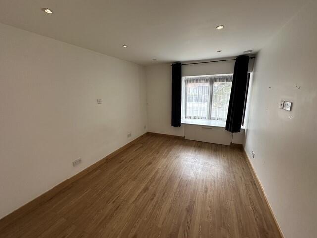 House in London, Marks Gate - View 5