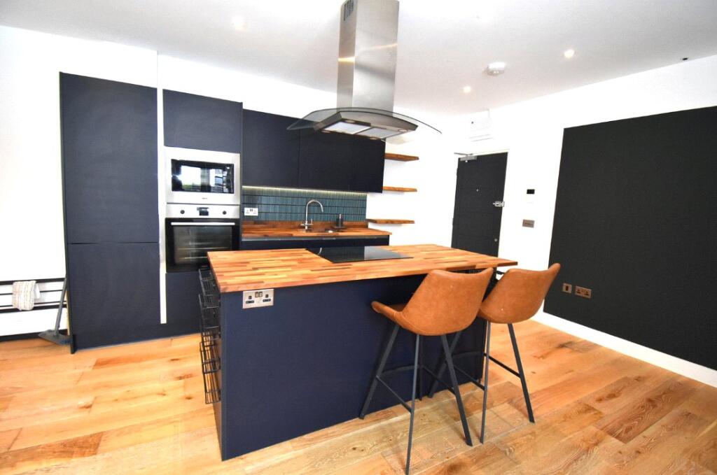 Pelican Lane, Newbury, Berkshire, RG14 - View 2