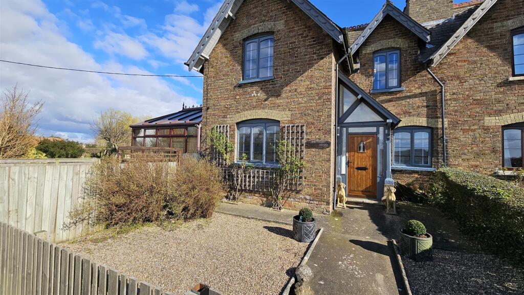 3-bed semi-detached on Main Street, Normanton, Bottesford, £425,000