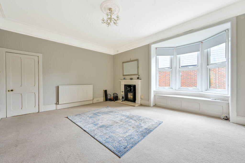 Apartment in Sutton - View 2