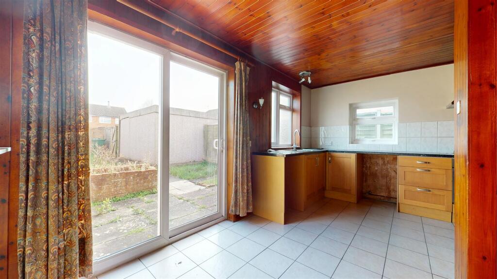 Calder Vale, Bletchley, Milton Keynes photo 4