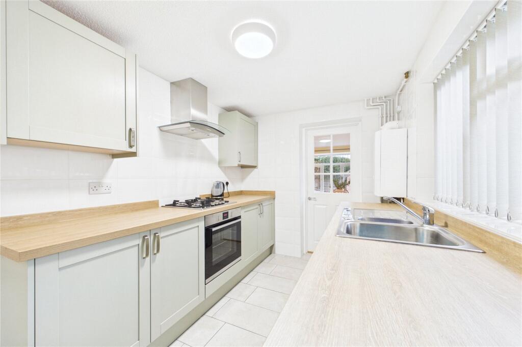 Brading Way, Purley on Thames, Reading, Berkshire, RG8 photo 3