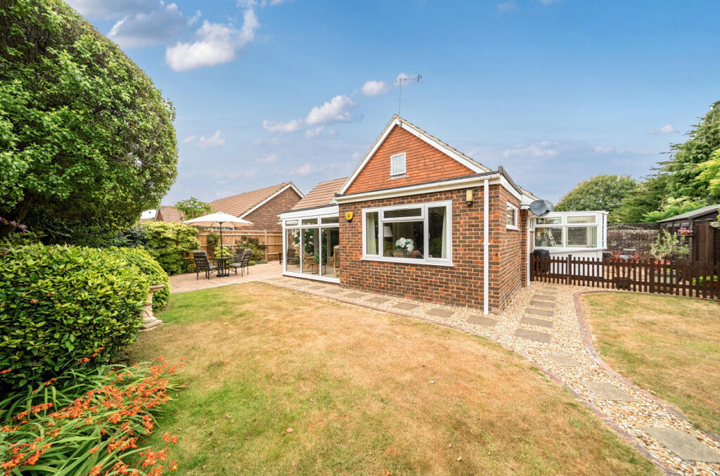 Main image of property: Glen Gardens, Ferring, Worthing, West Sussex, BN12
