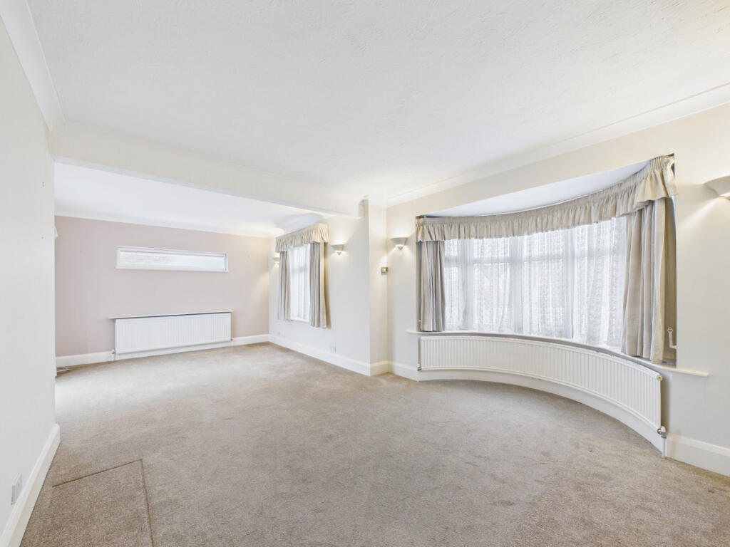 Langford Crescent, Benfleet, SS7 photo 4