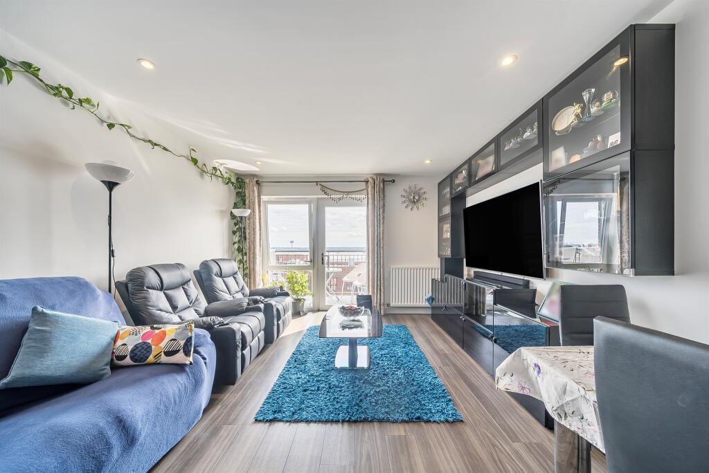 Apartment in Southampton - View 4