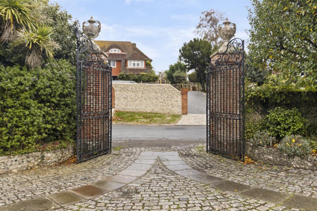 Alces Place, Firle Road, Seaford photo 2