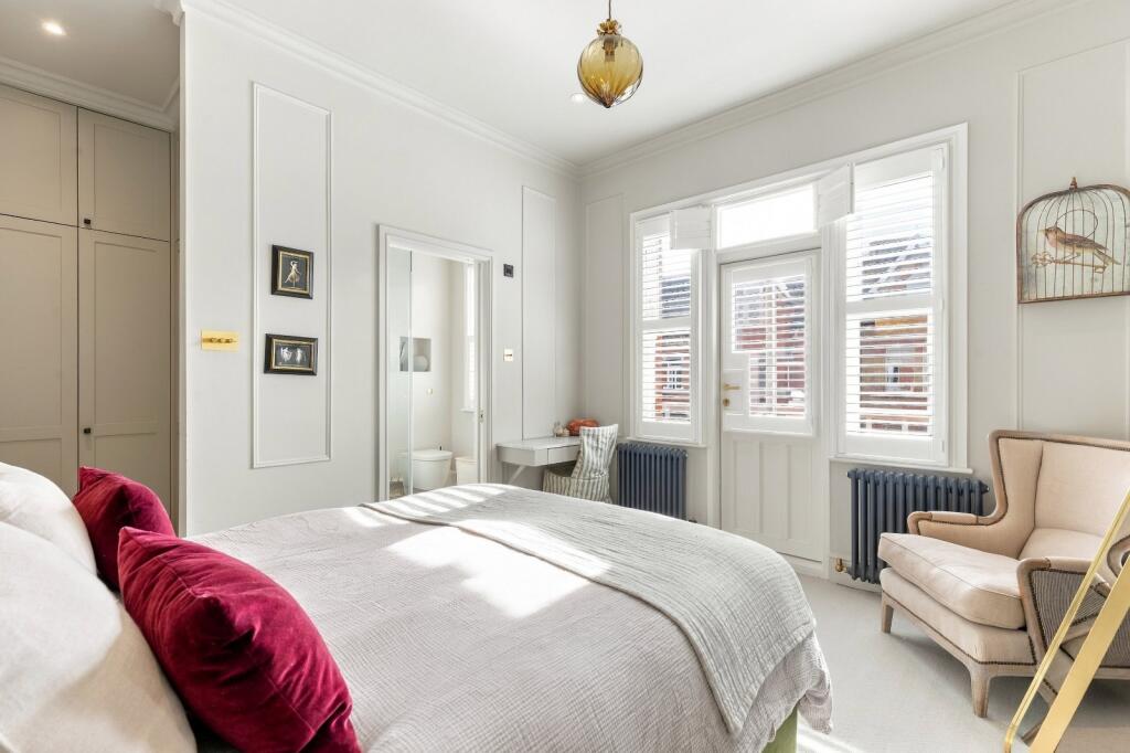House in Richmond, Kew - View 4