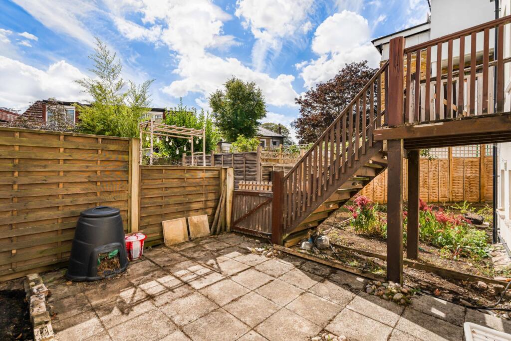 Apartment in London - View 5