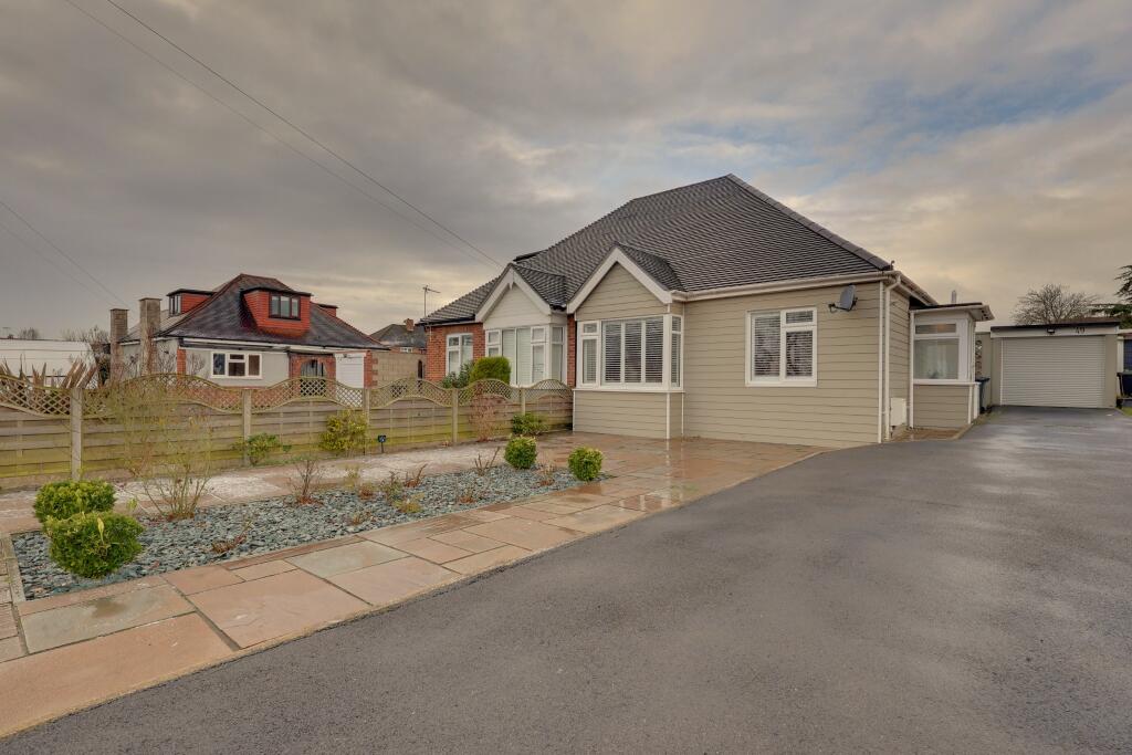 2-bed semi-detached on Park Lane, Bedhampton, Havant, £350,000