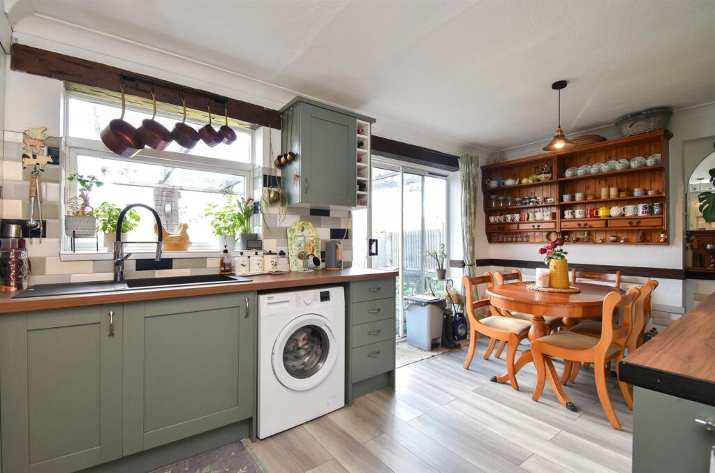 Essenden Road, St. Leonards-On-Sea photo 4