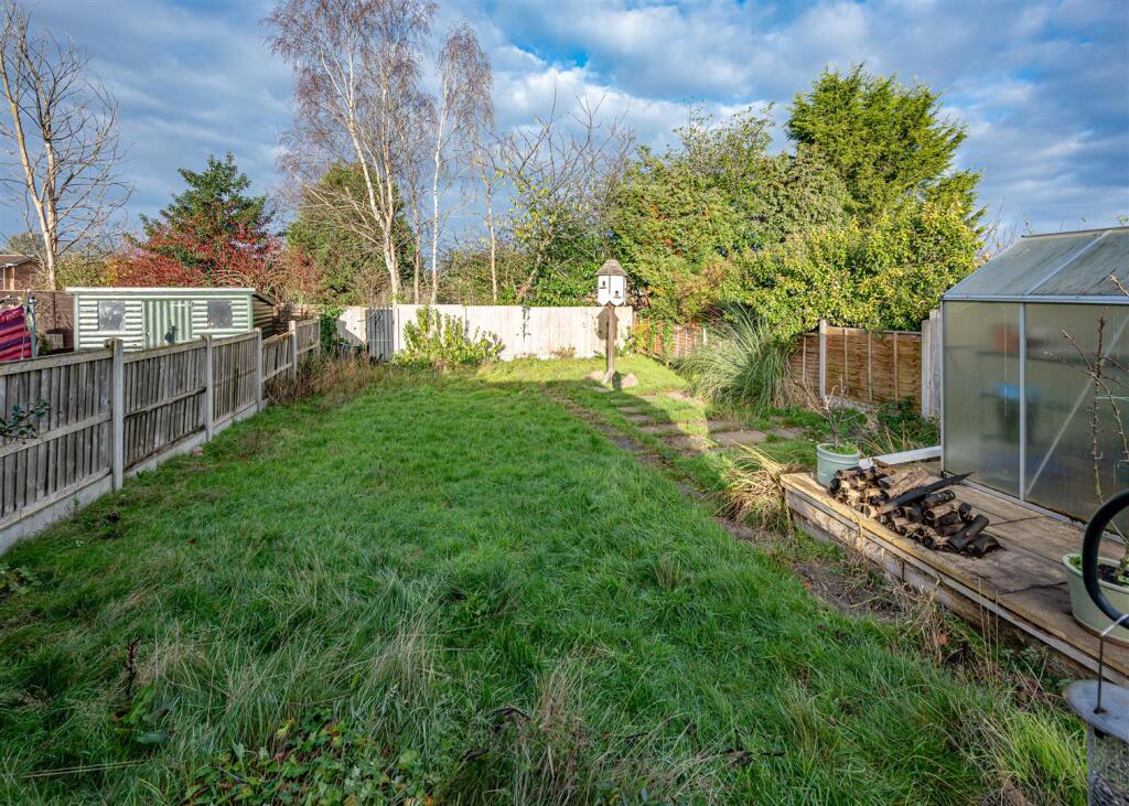 12a Blakeley Heath Drive, Wombourne, Wolverhampton photo 2