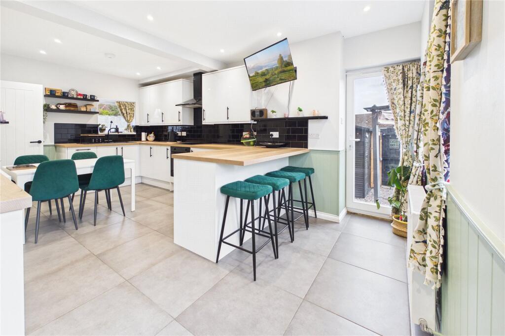House in Newbury, Ham Marsh, Speenhamland - More