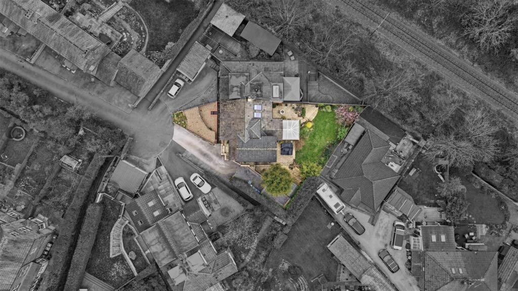 Additional image 53 of Hawthorn Crescent, Baildon, Shipley