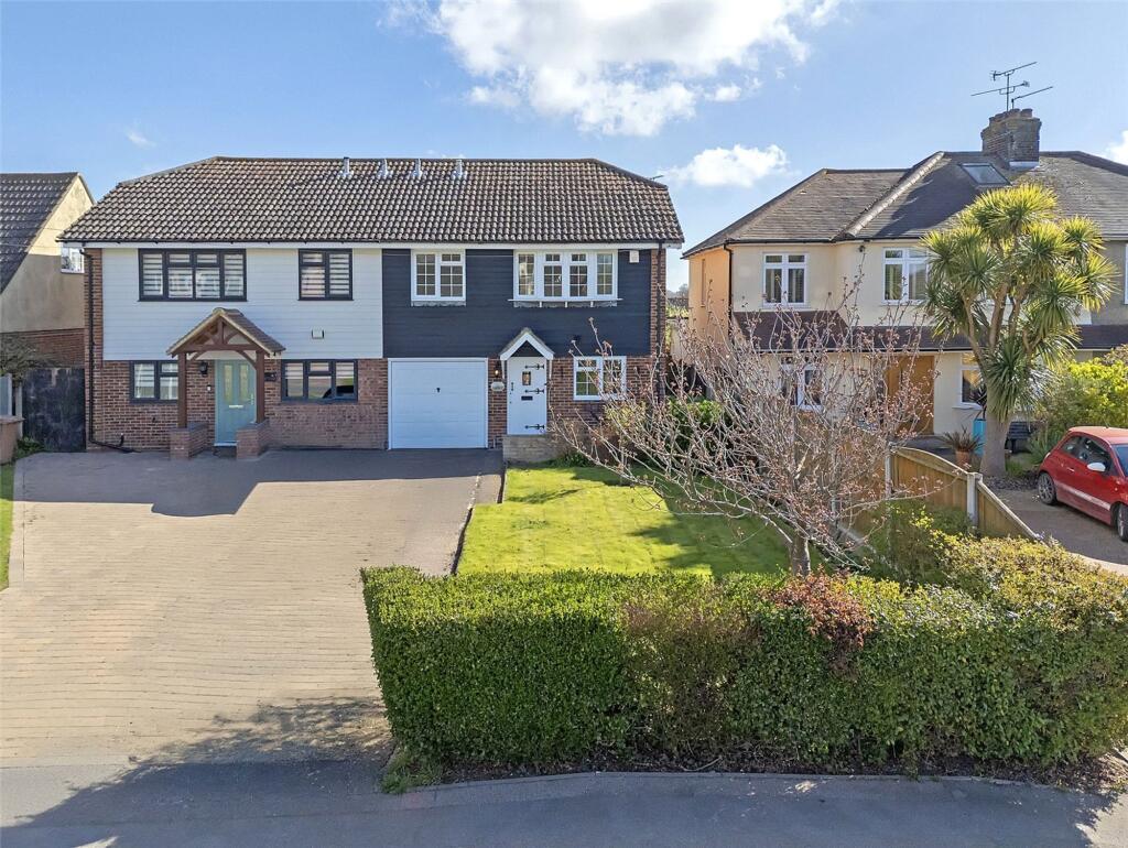 4-bed house on Park Lane, Ramsden Heath, CM11, £500,000