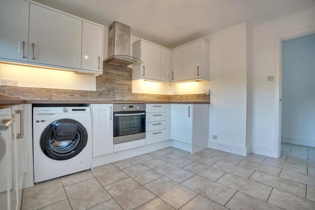 Cannons Close, Bishop's Stortford, CM23 photo 2