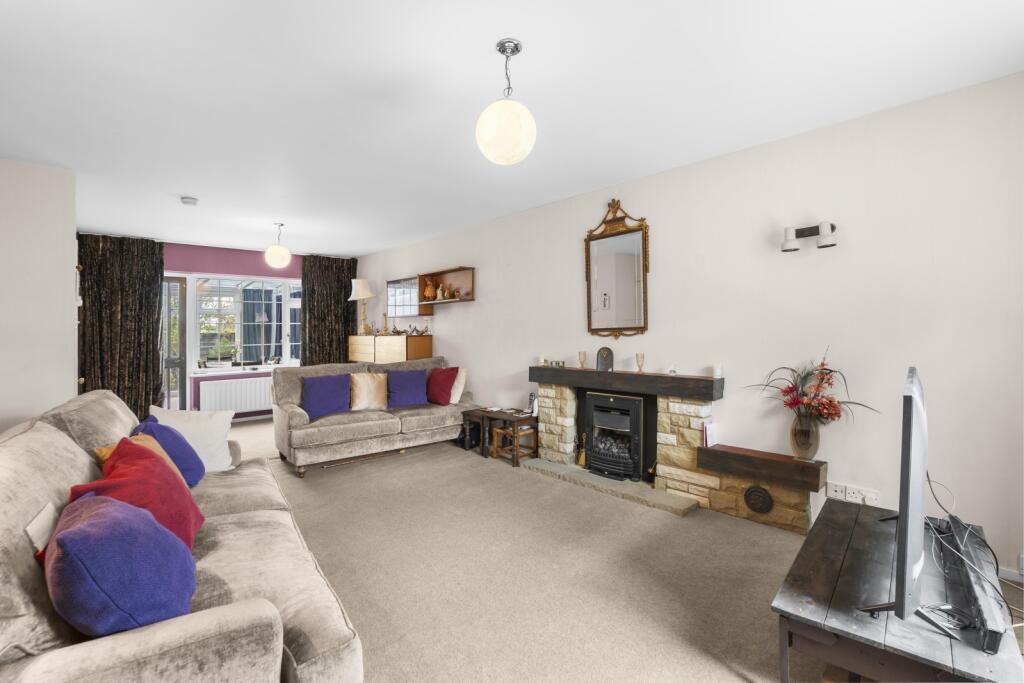Rushfield, Sawbridgeworth, Hertfordshire, CM21 photo 4
