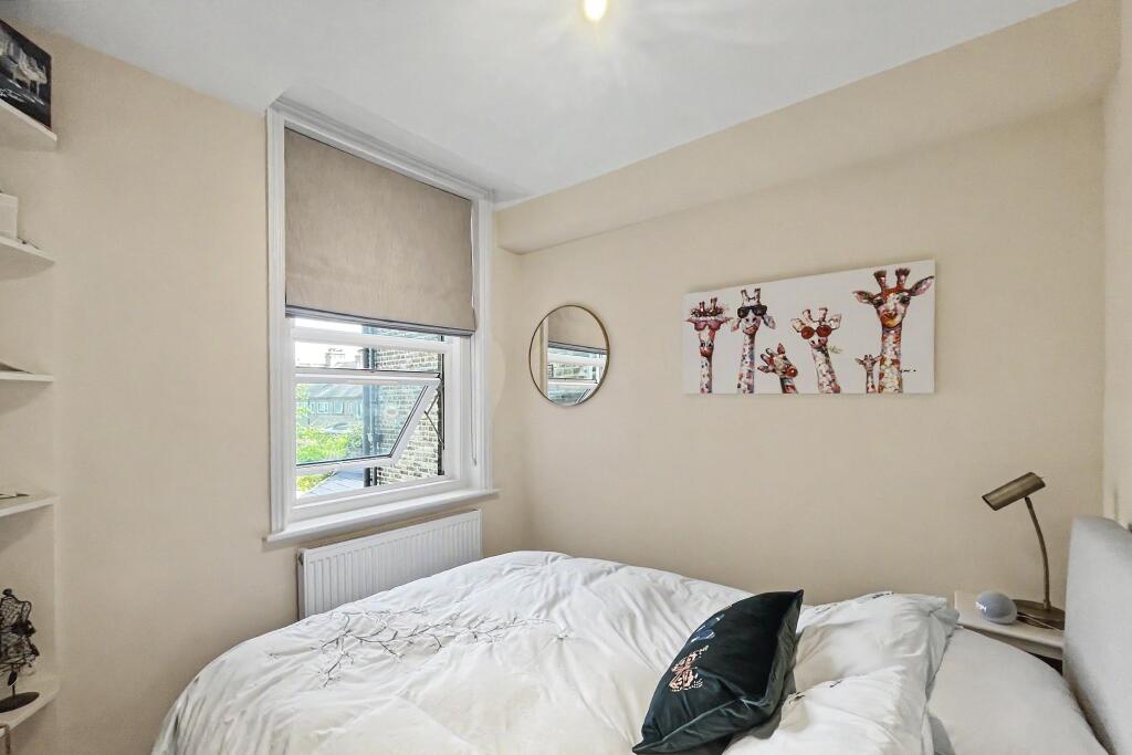 Apartment in Twickenham - More
