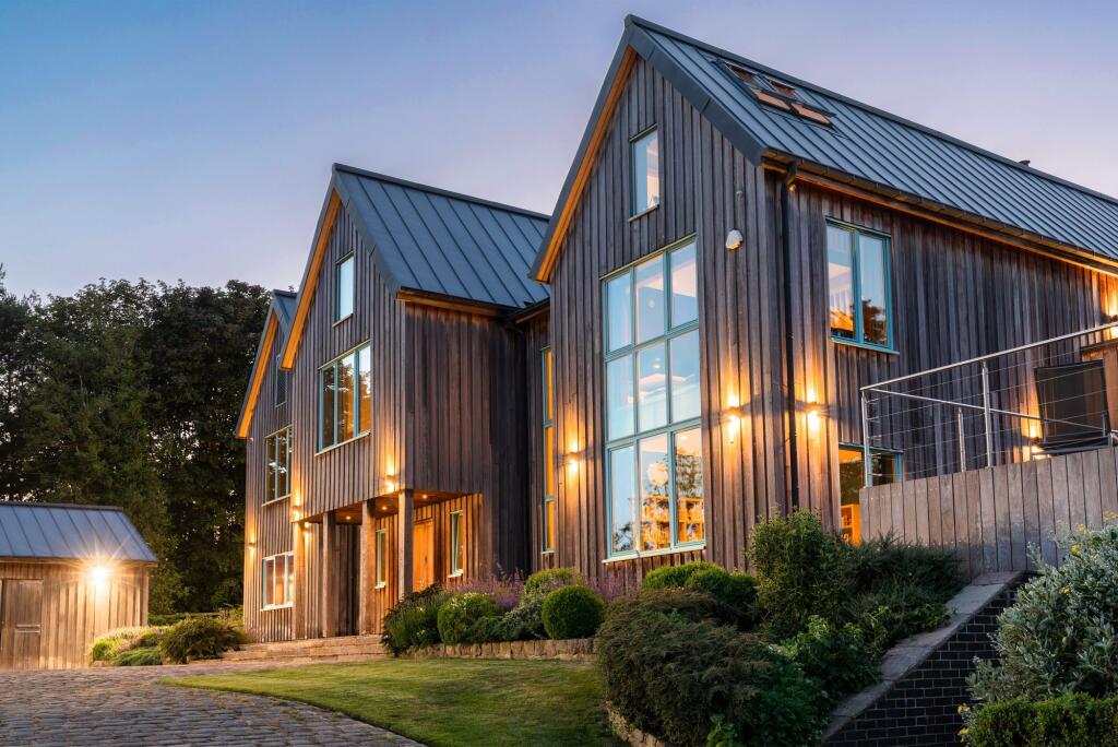 Main image of property: Clitheroe Road, Knowle Green, PR3