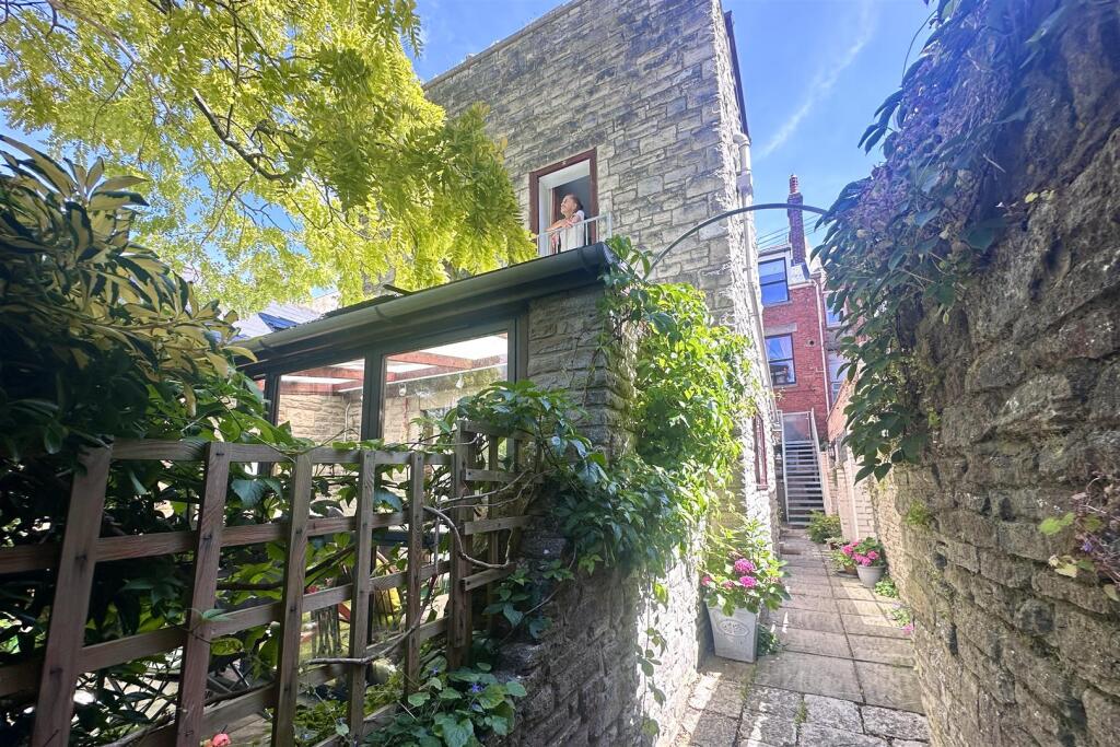 Apartment in Bournemouth - More