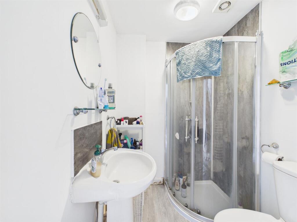 Apartment in Brighton, Round Hill - View 2