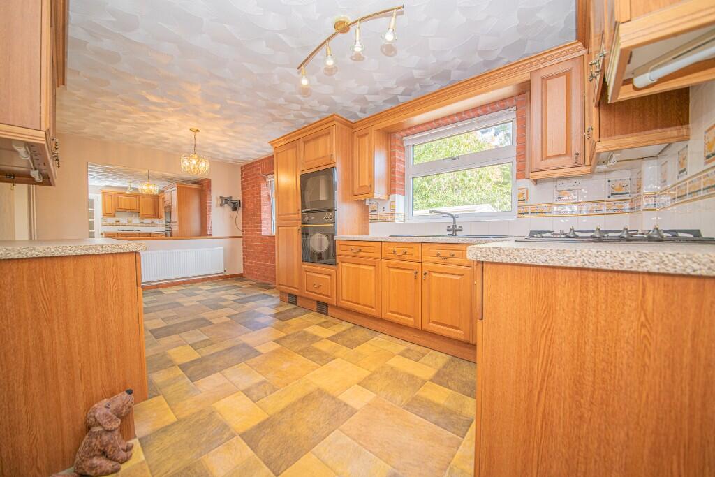 West Drive, Bishopstoke, SO50 photo 5