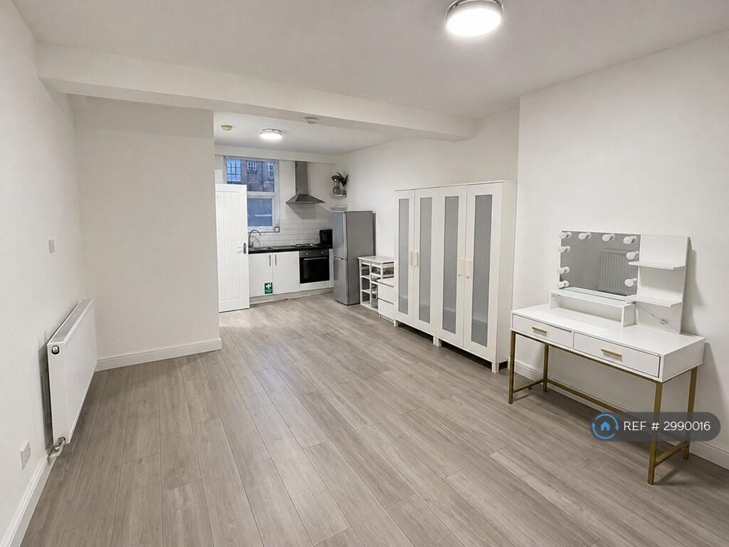 Apartment in London - View 5