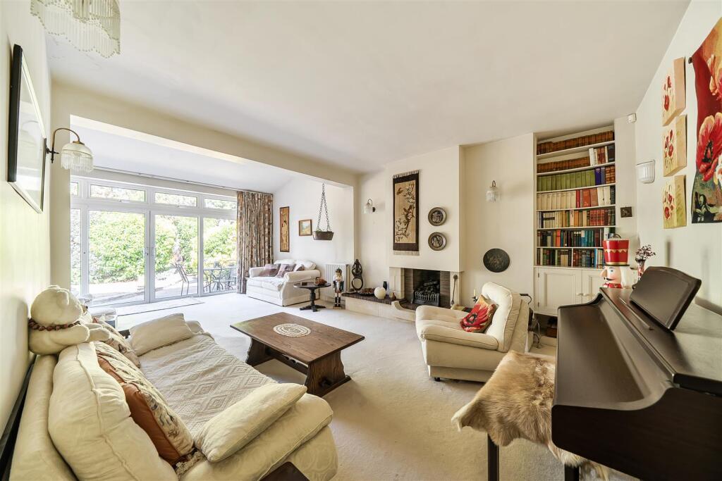 House in Kingston upon Thames - View 2
