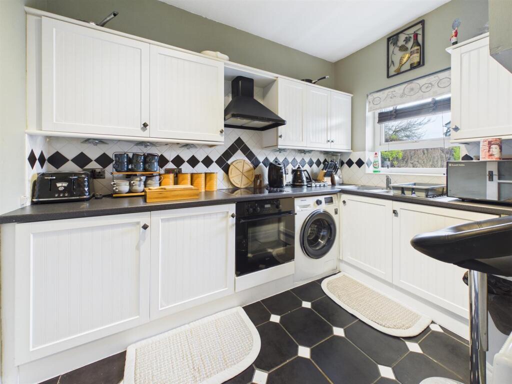 Lamorna Crescent, Tilehurst, Reading – pohled 2
