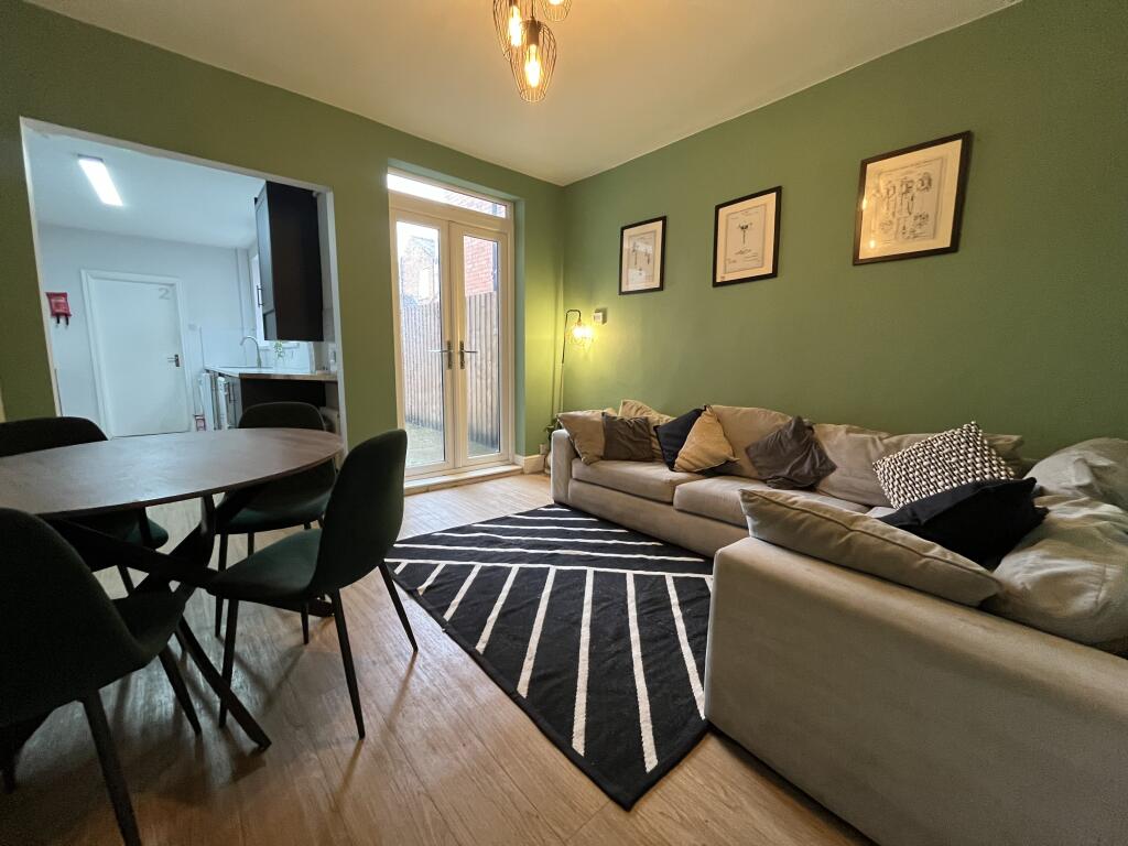 Main image of property: Modern Student House // 2 Rooms Remaining