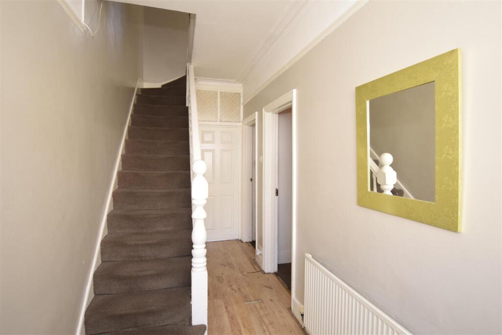 House in London - View 5
