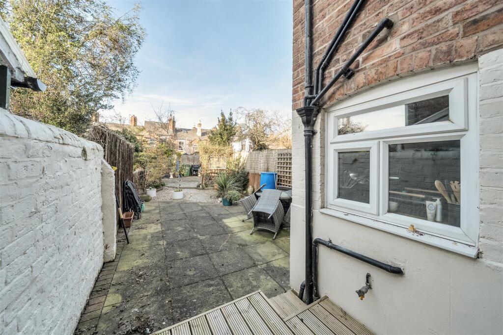House in Shrewsbury, Shropshire - View 3
