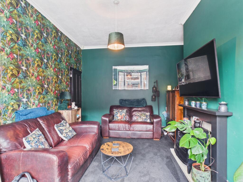 House in Tameside, Greater Manchester - View 5