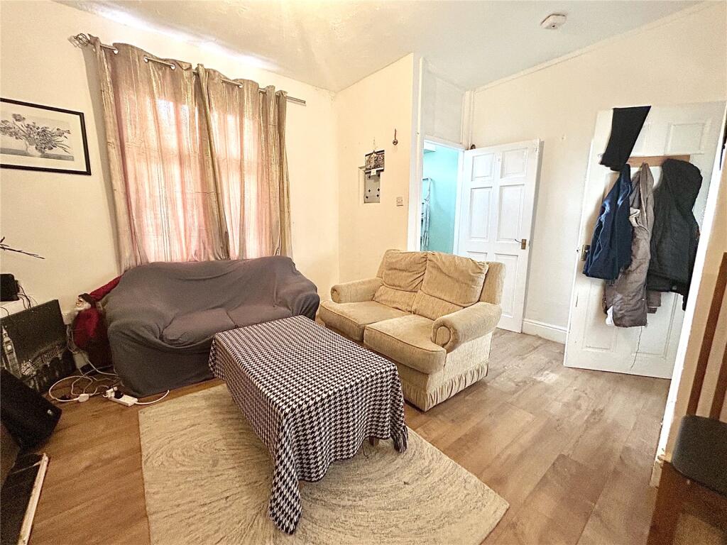 Robert Street, Milford Haven, Pembrokeshire, SA73 photo 2