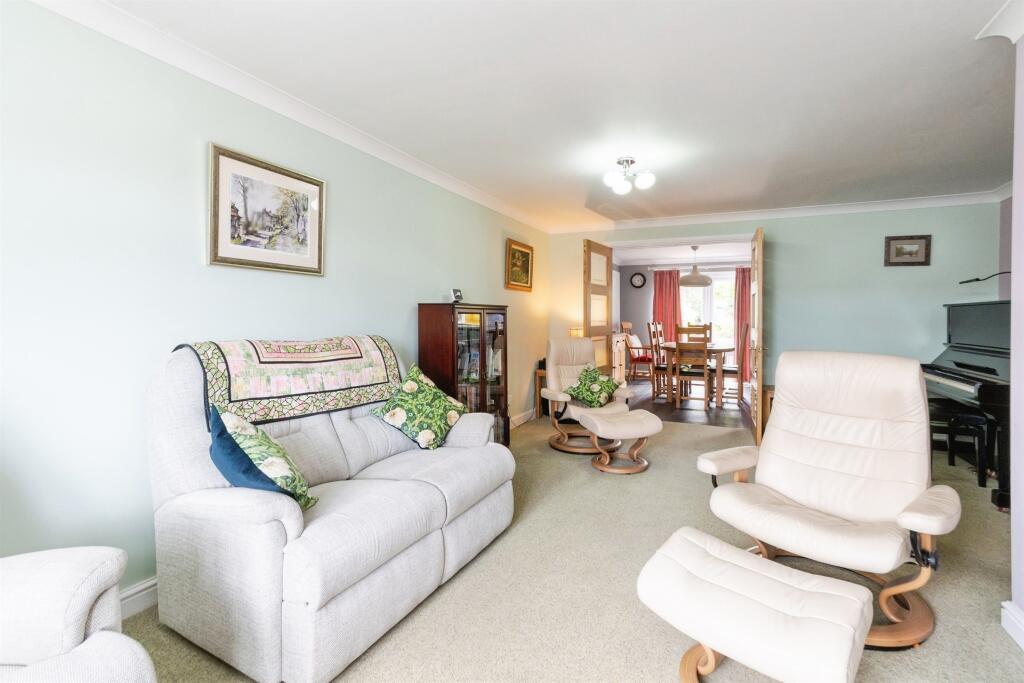 House in Newport, Caldicot - View 5