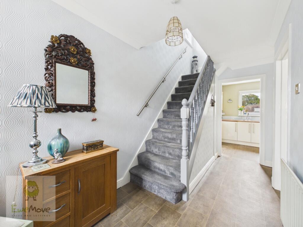 House in Frindsbury, Medway - View 2