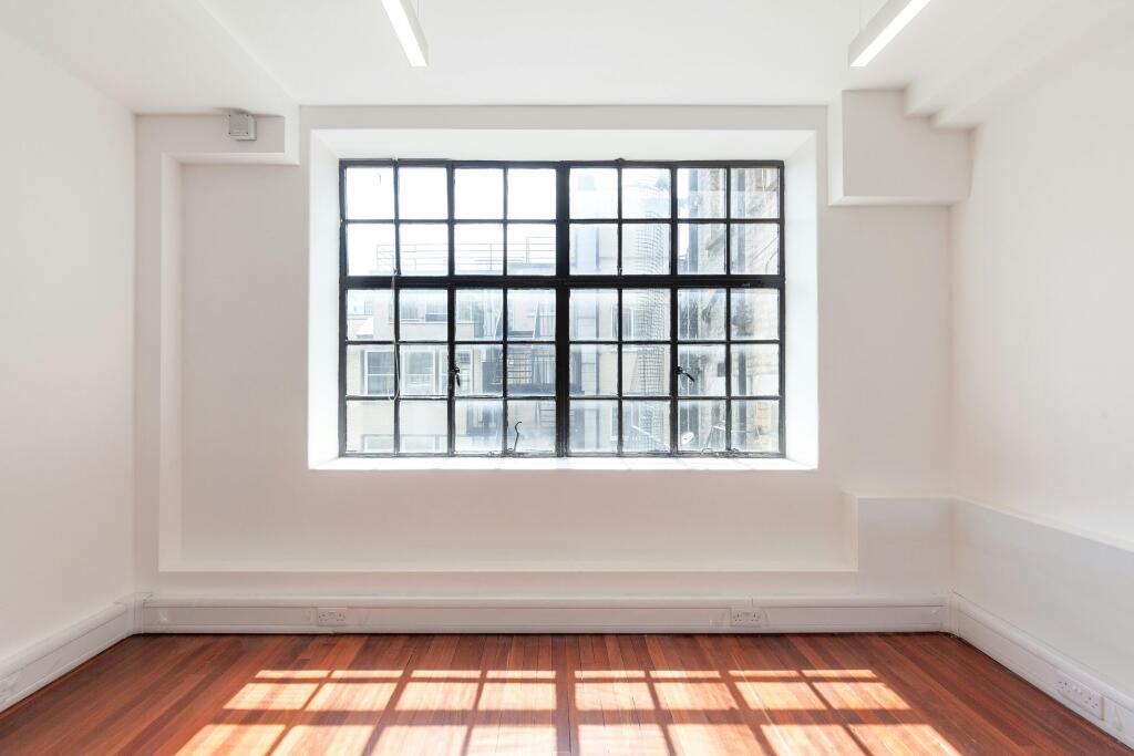 4th Floor [East]09.jpg