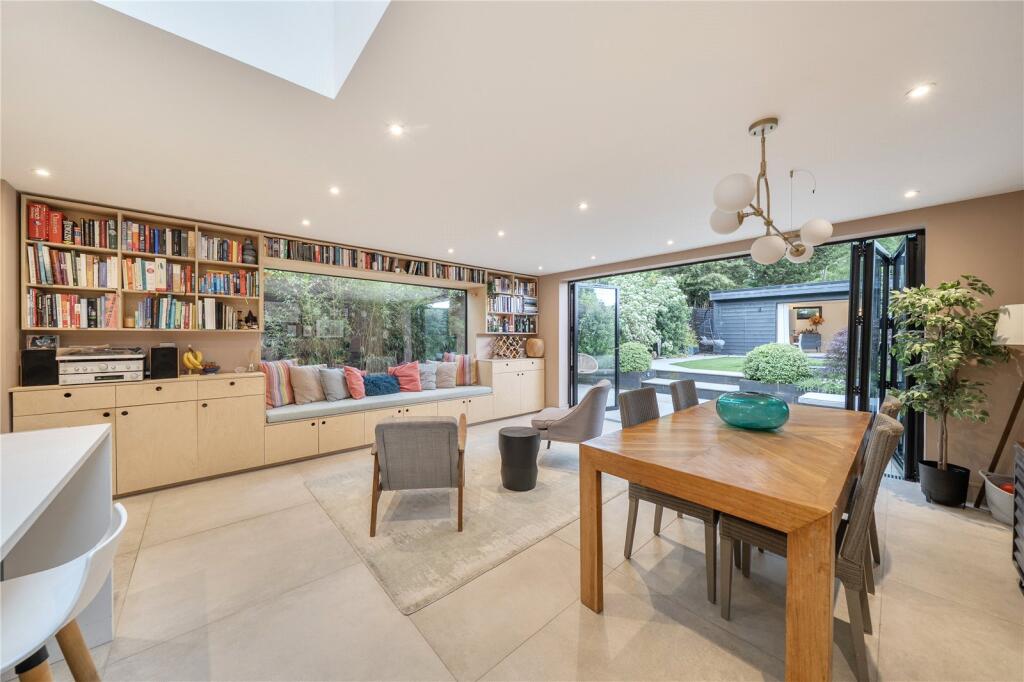 House in London, Colney Hatch - View 4