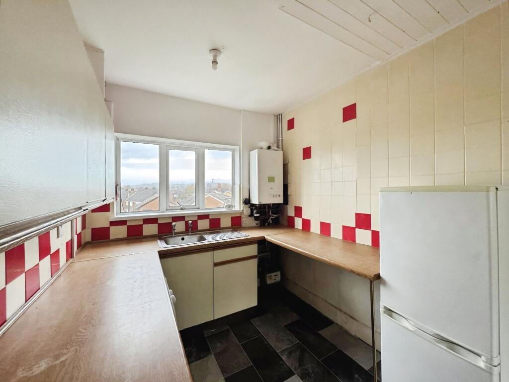 Roseland Crescent, Stoke-on-Trent, Staffordshire, ST2 photo 3