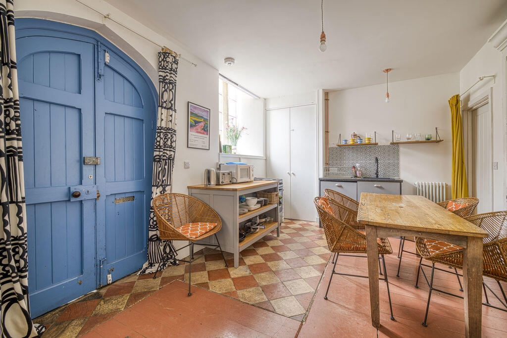 Additional image 26 of Unique 6 bedroom detached property on Bruton High Street