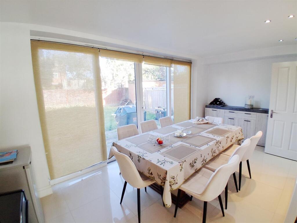 House in London - View 3