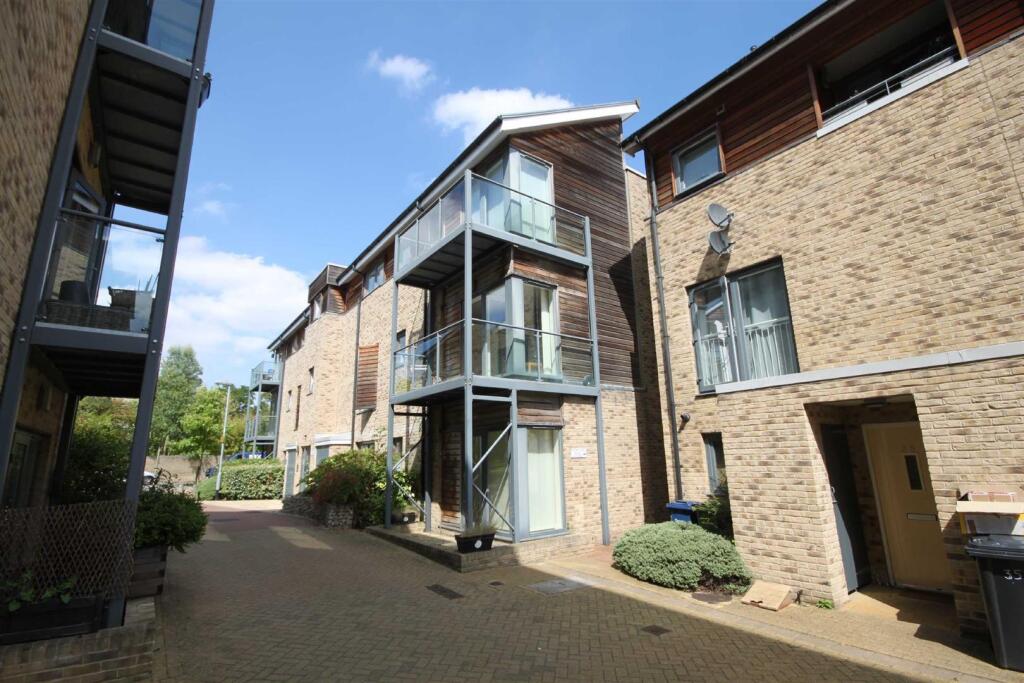 Main image of property: Lynfield Court, Cambridge