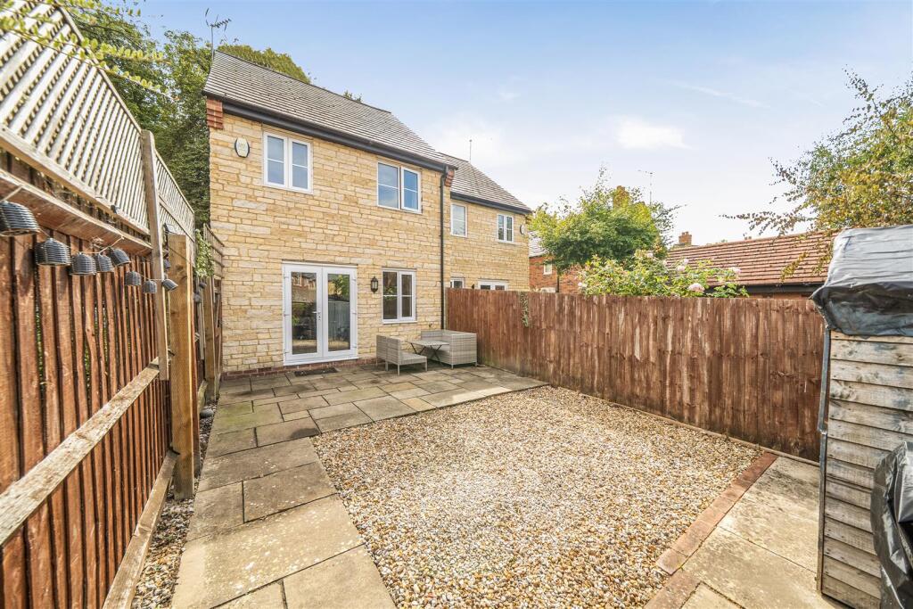 Lime Kiln Close, Silverstone, NN12 photo 4