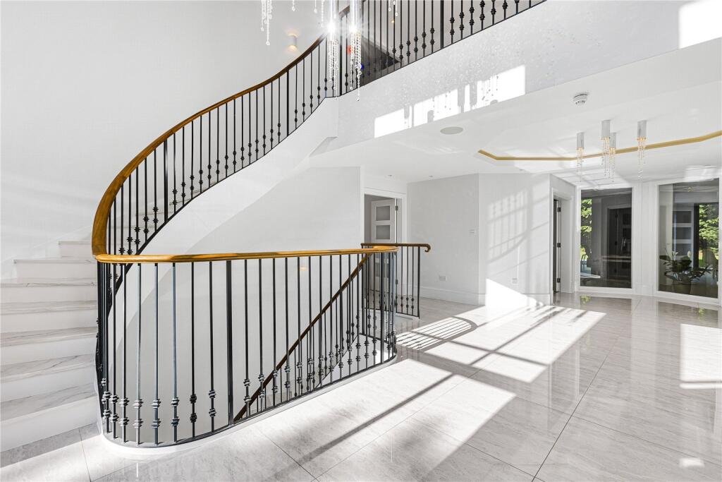 House in London - View 2