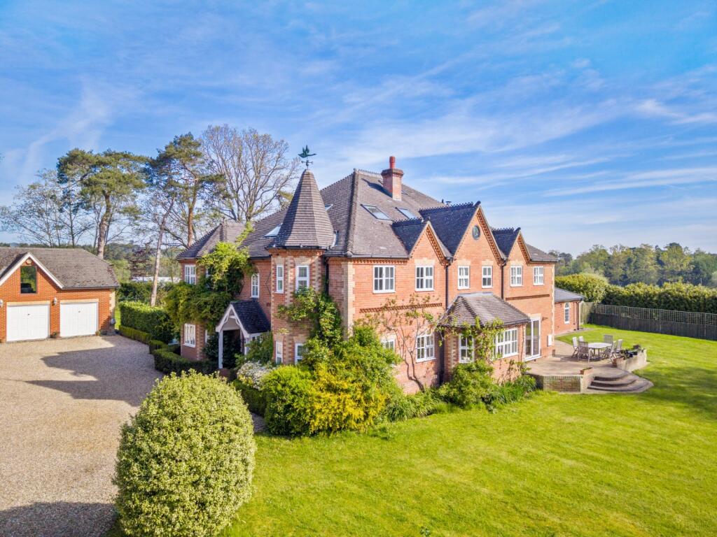 Main image of property: London Road, Windlesham, Surrey, GU20