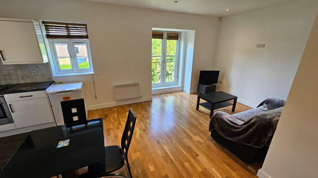 Main image of property: Flat 4, Scott Hall Way, Scott Hall, Leeds, LS7 3DY