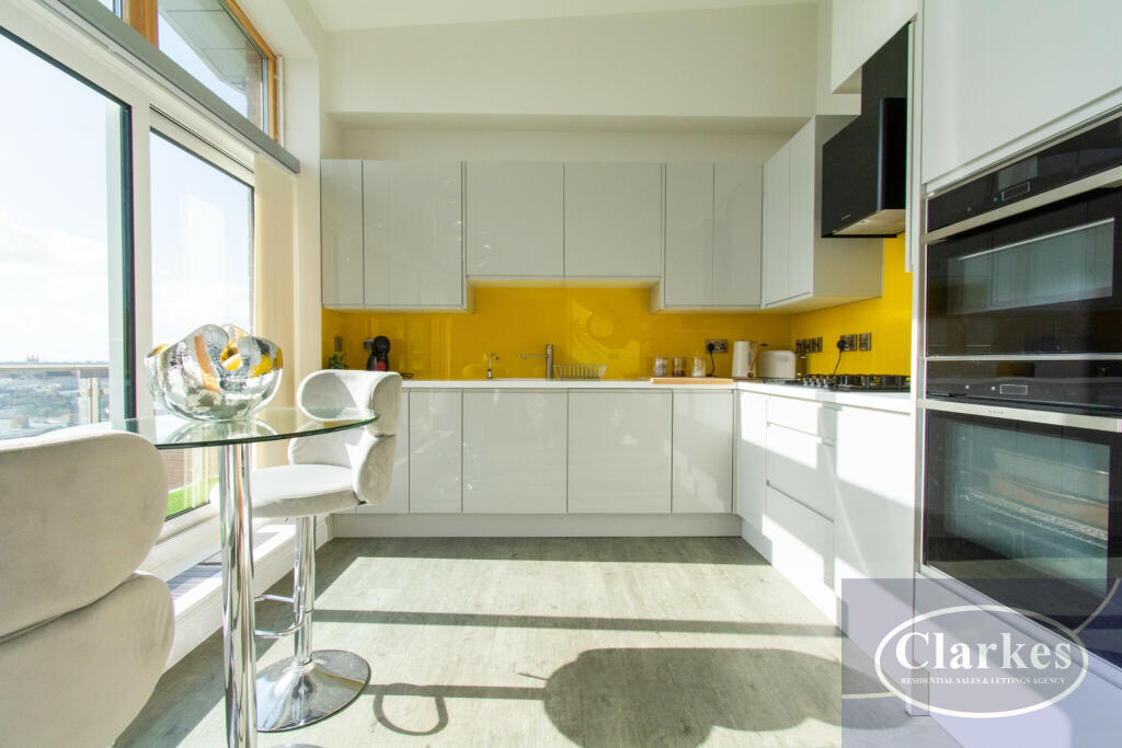 Richmond Gate Penthouse photo 4