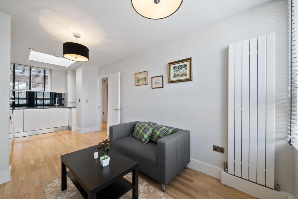 Apartment in London - More
