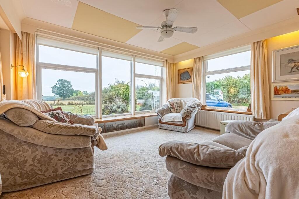House in Dacorum, Tring - More