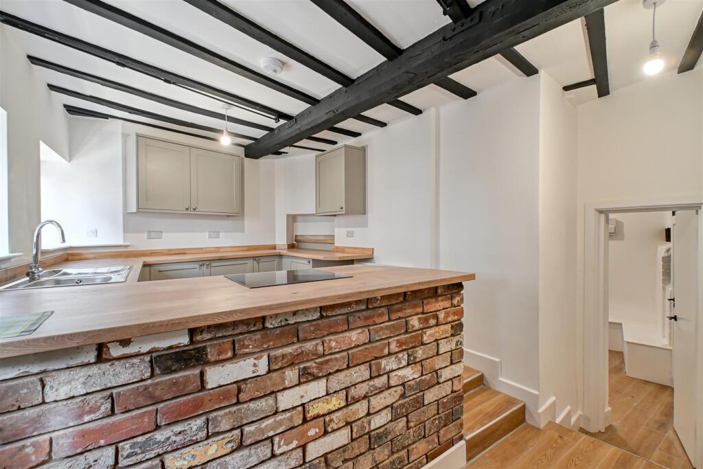 House in Bridgnorth, High Town, Oldbury - View 4